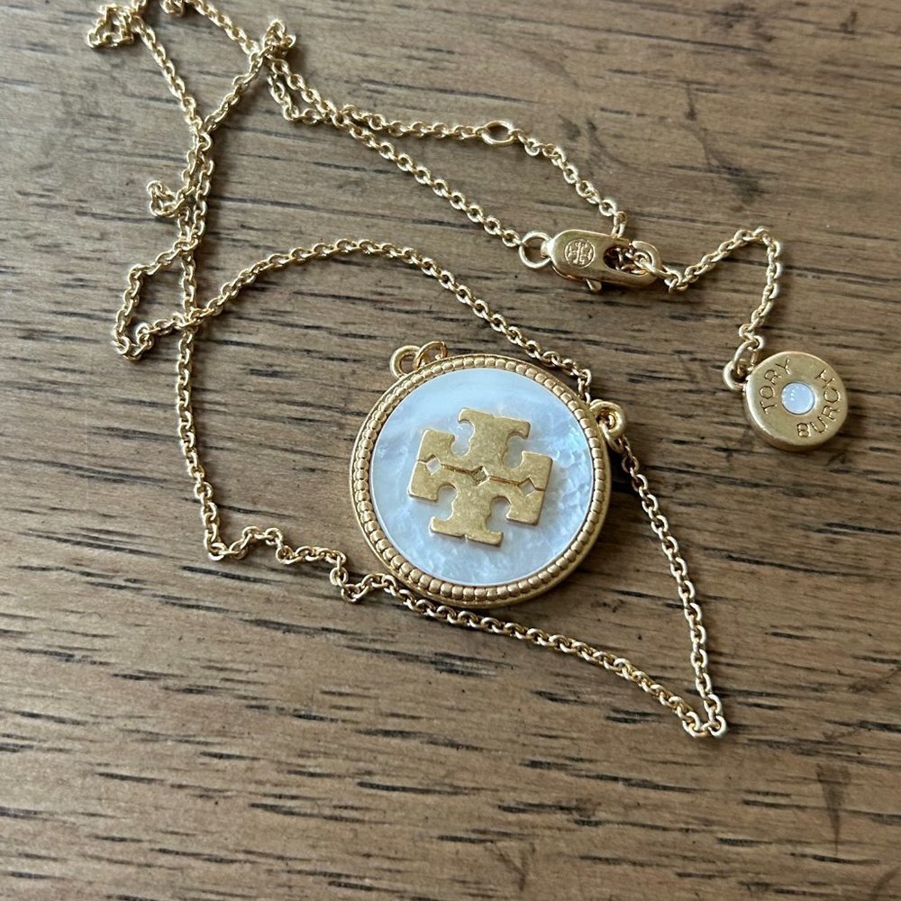 Tory Burch Mother of Pearl Logo Medallion Necklace - Picture 9 of 10